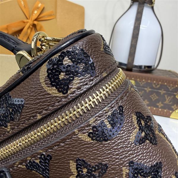 2026124174448977 270